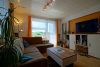 HTI | 3-Zimmer-Wohnung mit großer Sonnenterrasse und Talblick - Wohnzimmer