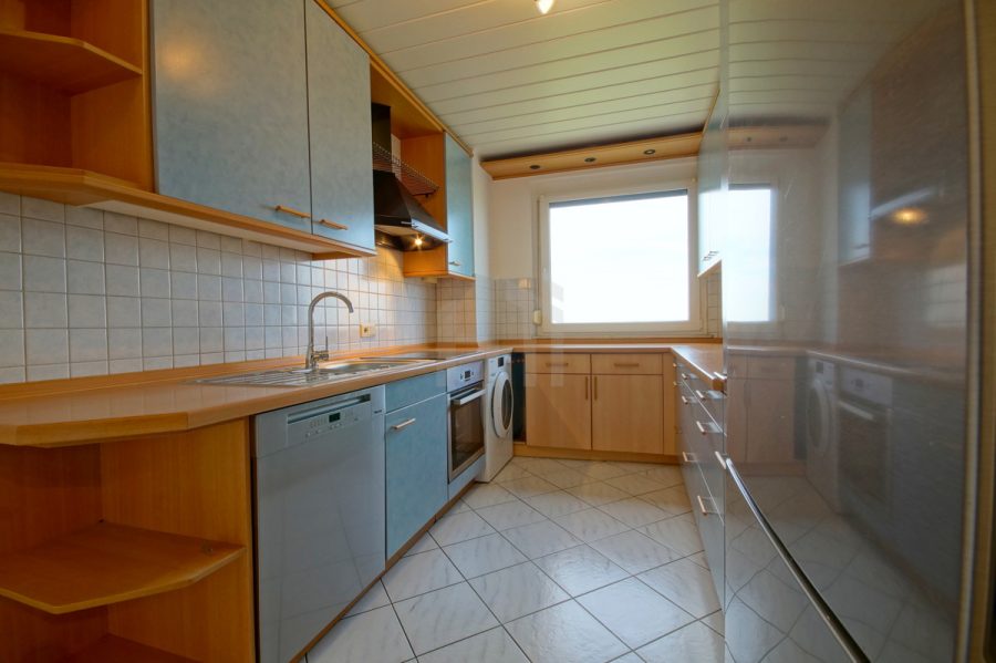 HTI | Moderne 4 Zimmer Wohnung mit herrlichem Ausblick in Hochheim, 65239 Hochheim am Main, Etagenwohnung