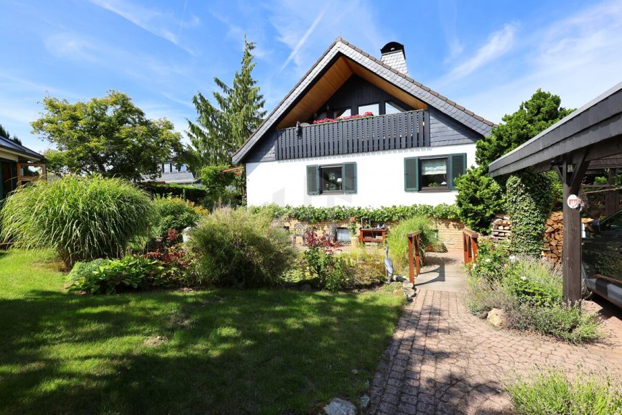 HTI | Familienoase mit idyllischem Garten in Neu Anspach – Käuferprovisionsfrei –, 61267 Neu Anspach, Einfamilienhaus