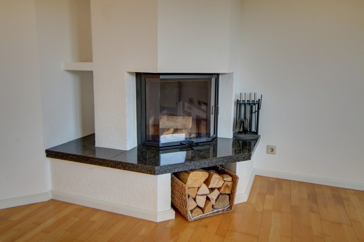 Kamin / EG