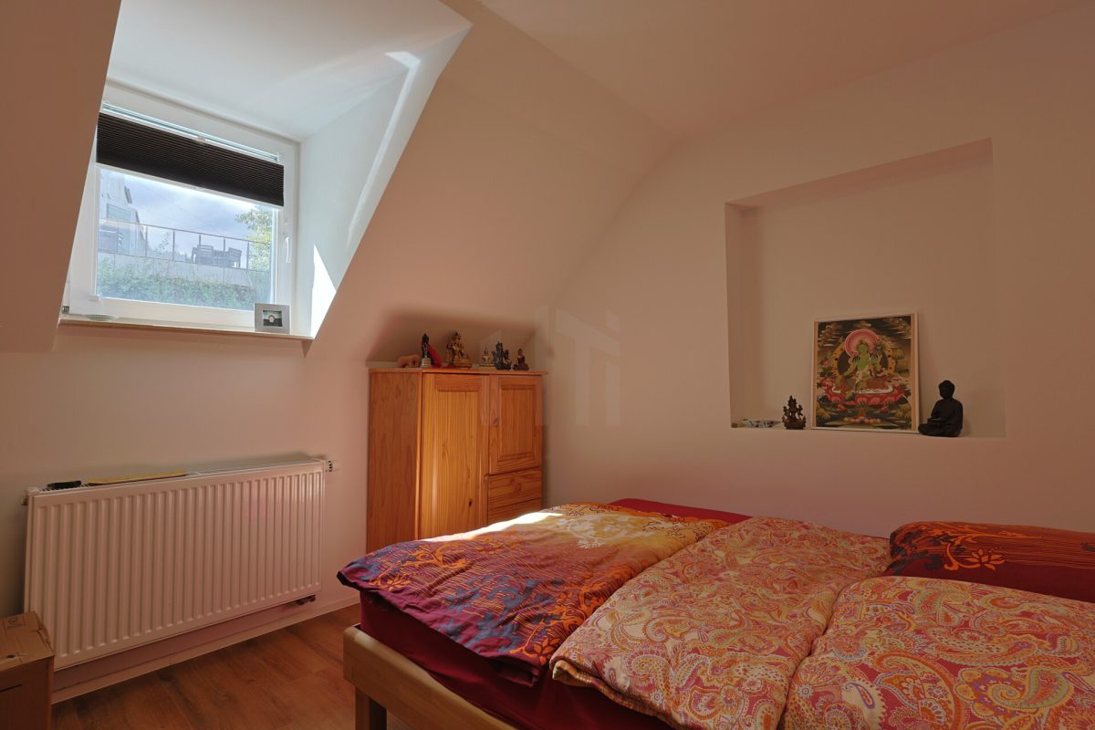 Schlafzimmer DG
