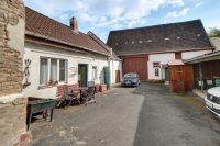 Hof mit Scheune