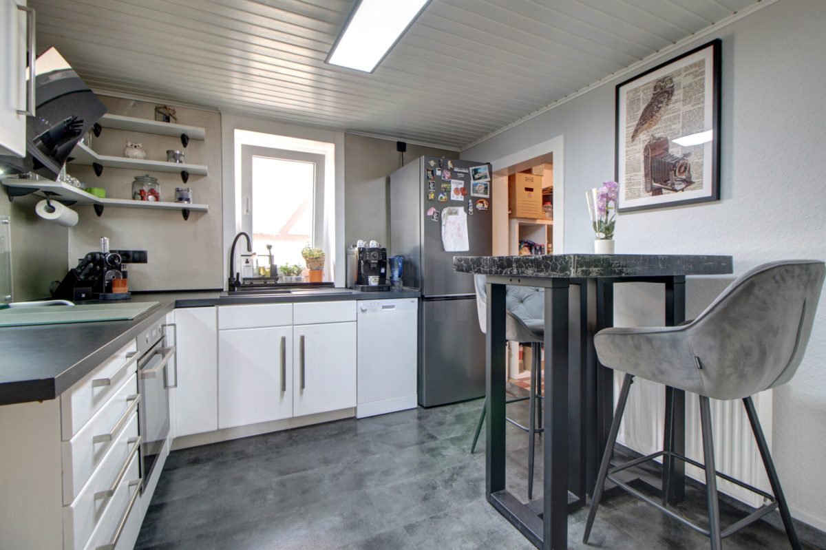 Küche mit Speisekammer / EG
