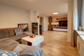 Wohnzimmer mit Kamin / EG