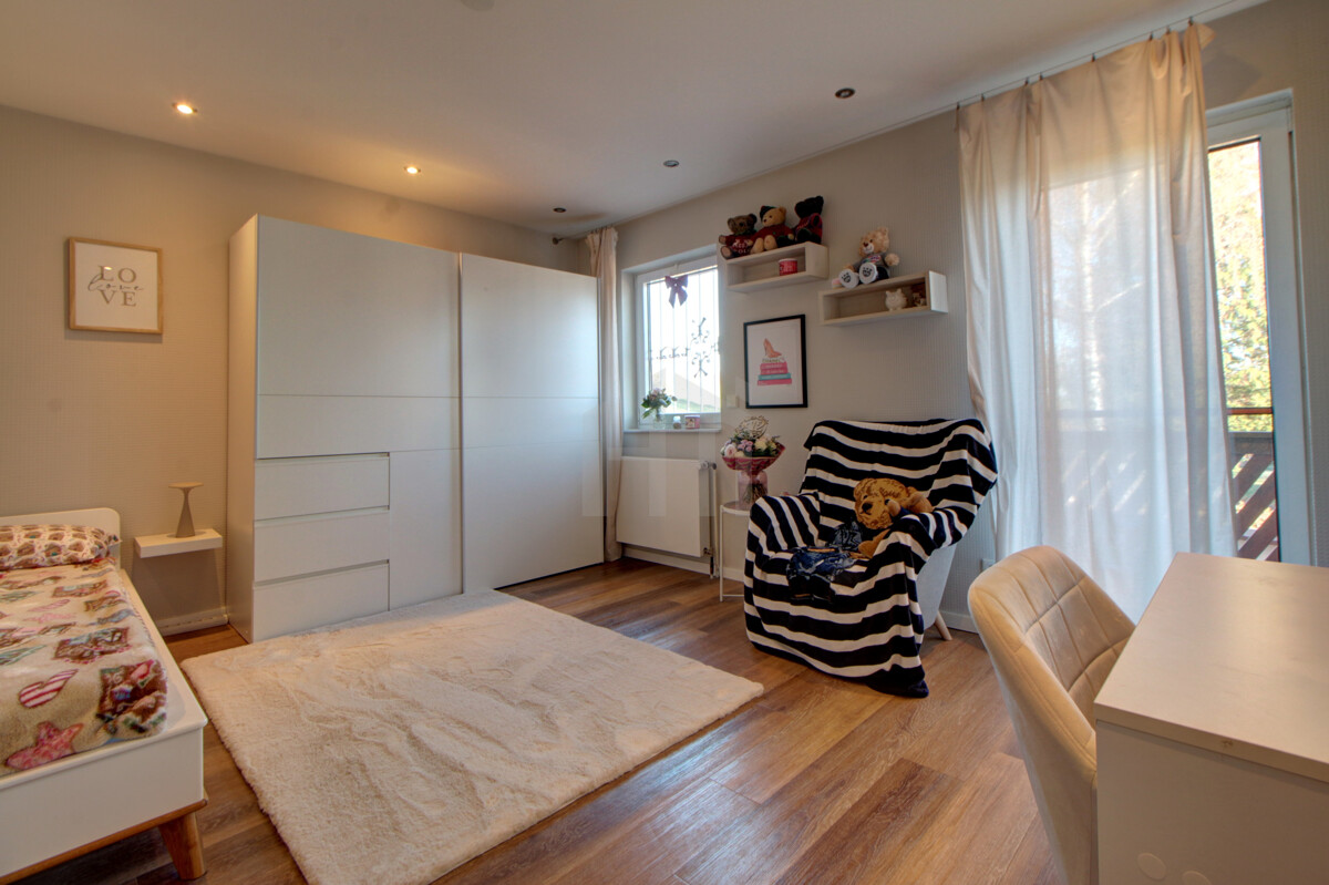 Schlafzimmer #5 / EG